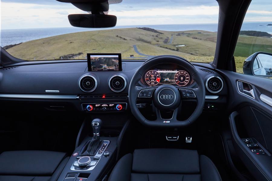 Торпедо Audi S3 Sedan (8V) 2016 года  (AU) (фото 10 из 36)